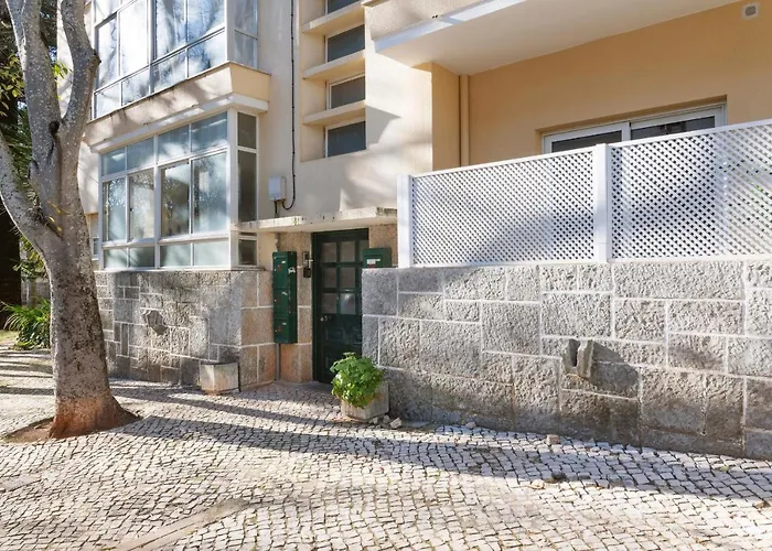 Coral Apartment By Olala Homes